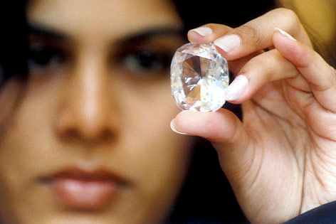 Kohinoor-Diamant bei einer Ausstellung 2002 in Bangalore
