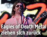 Eagles Of Death Metal S&auml;nger auf der B&uuml;hne