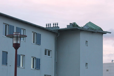 © APA/Feuerwehr Wiener Neustadt Schäden nach einem Sturm in Ostösterreich