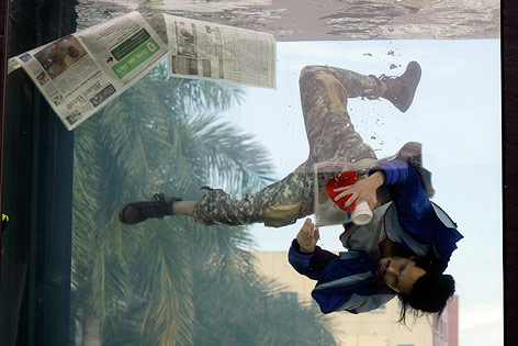 © AP/Lynne Sladky Unterwasserperformance auf der Miami Art Week