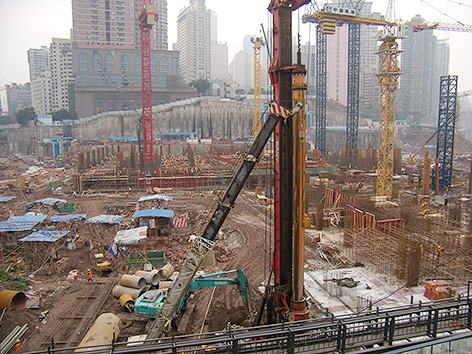 © ORF/Josef Dollinger Großbaustelle im Stadtzentrum von Chongqing