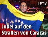 Jubelnder Jugendlicher mit der Flagge von Venezuela