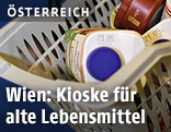 Einkaufskorb mit Lebensmitteln