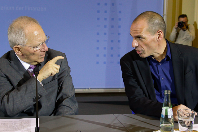 © AP/Michael Sohn Wolfgang Schaeuble und Yanis Varoufakis