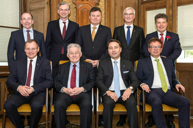 © APA/Fotokerschi.at/Werner Kerschbaumer Die Oberösterreichische Landesregierung