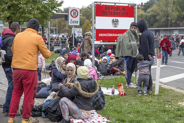 © APA/Erwin Scheriau Flüchtlinge an der Grenze in Spieleld