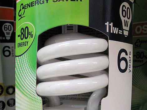 © Reuters/Ina Fassbender Verpackung einer Energiesparlampe