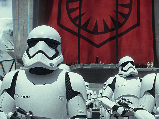 © Walt Disney Pictures Filmszene aus "Star Wars VII"
