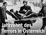 Verletzter Terrorist nach der OPEC-Geiselnahme 1975