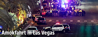 Polizei und Feuerwehr bei der Unfallstelle am Las Vegas Strip