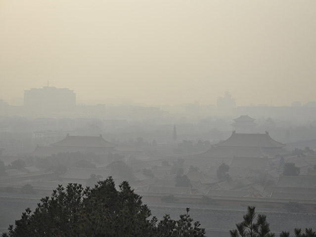 © Reuters Smog in Peking