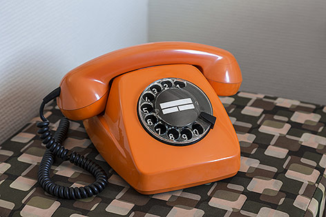 © fotolia/Punto Studio Foto Altes Telefon mit Wählscheibe