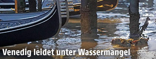Gondeln im Schlamm