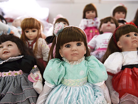 © APA/AFP/Christophe Archambault Kinderpuppen in Thailand