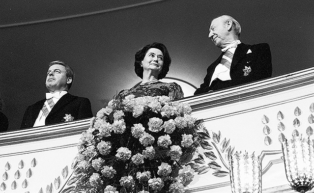 Der ehemalige Bundeskanzler Franz Vranitzky und der ehemalige Bundespräsident Kurt Waldheim mit seiner Gattin (1992)