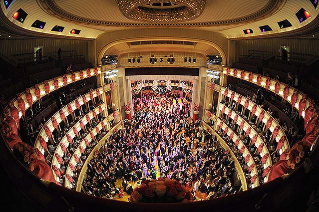 Blick auf den Ballsaal (2012)