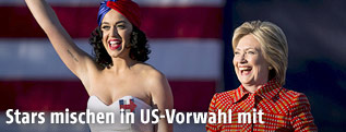 US-S&auml;ngerin Kate Perry und die demokratische US-Pr&auml;sidentschaftskandidatin Hillary Clinton