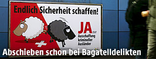 Plakat der SVP-Initiative "Durchsetzungsinitiative"