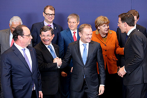 © APA/AP/Francois Walshaerts Mehrere Minister beim EU-Gipfel