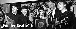 Archivaufnahme des Musikproduzenten George Martin mit den "Beatles"