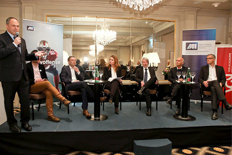 © IAA Podiumsdiskussion