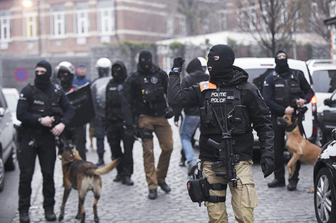 © APA/AFP/Jan Nagels Polizeieinsatz in Molenbeek-Saint-Jean