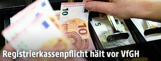 Euro-Scheine in Registrierkasse