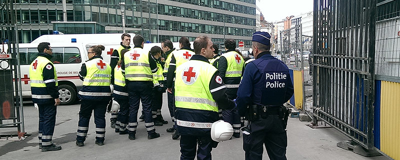 © ORF.at/Sophia Felbermair Rettungskräfte bei einer Einsatzbesprechung
