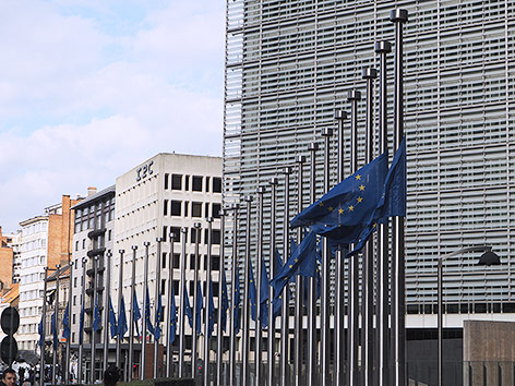 © ORF.at/Sophia Felbermair EU-Fahnen auf Halbmast