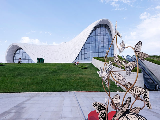 © picturedesk.com/laif/Eddie Gerald Heydar Aliyev Center
