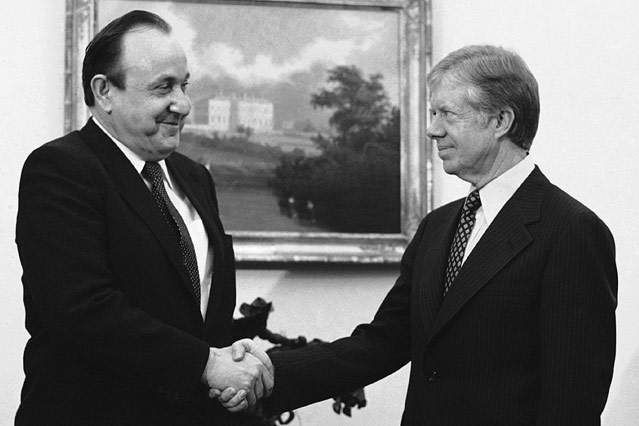 © AP/Harvey Georges Deutscher Außenminister Hans-Dietrich Genscher im Jänner 1980 bei US-Präsident Jimmy Carter