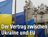 EU- und Ukraine-Fahnen