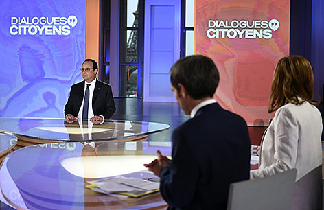 Frankreichs Präsident Hollande im TV-Studio