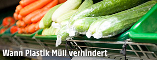In Plastik verpackte Gurken