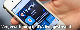 Smartphone mit der App Periscope