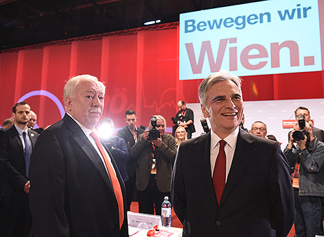 © APA/Herbert P. Oczeret Michael Häupl und Werner Faymann am Landesparteitag der Wiener SPÖ