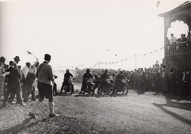 Motorradrennen in Obernberg / Inn, um 1930