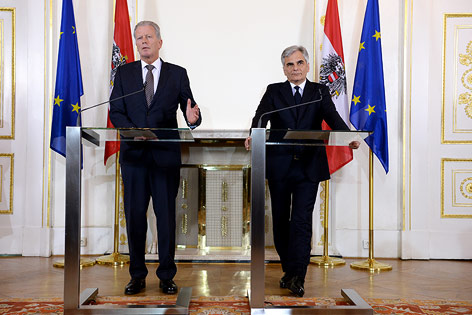 © APA/Roland Schlager Reinhold Mitterlehner und Werner Faymann