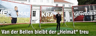 Alexander Van der Bellen bei der Pr&auml;sentation seiner neuen Wahlplakate