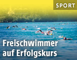 Freischwimmer in einem See