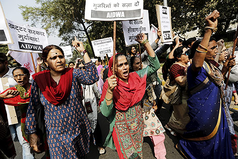 © Reuters/Anindito Mukherjee frauen protestieren in Neu Delhi auf der Straße