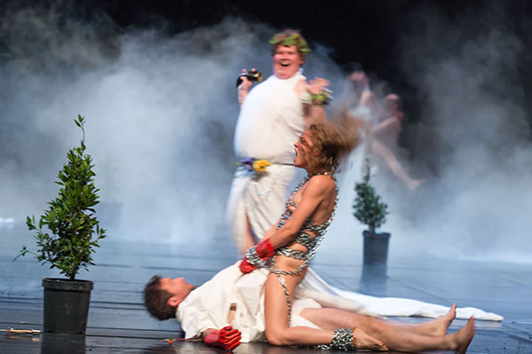 © Festwochen / Wonge Bergman Szenenbilder aus "Mount Olympus"
