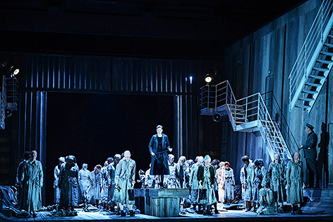 © Oper Frankfurt/Barbara Aumüller Szene aus "Die Passagierin"