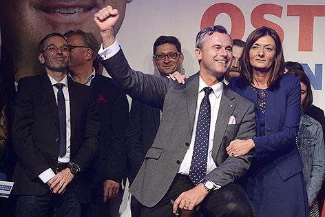 © APA/Herbert Pfarrhofer Norbert Hofer jubelt