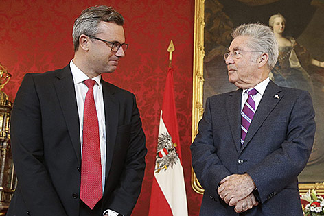 © APA/Bundesheer/Peter Lechner Norbert Hofer bei Bundespräsident Heinz Fischer