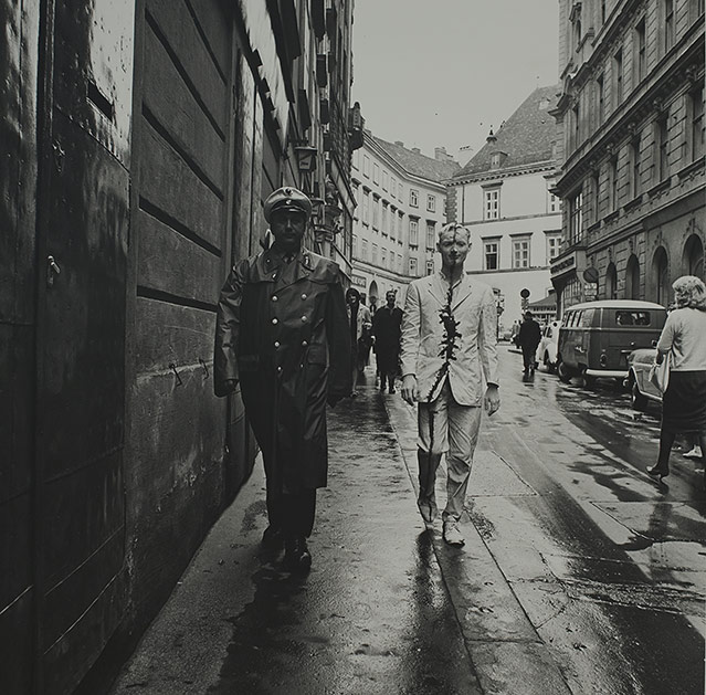 Günter Brus, Wiener Spaziergang, 1965