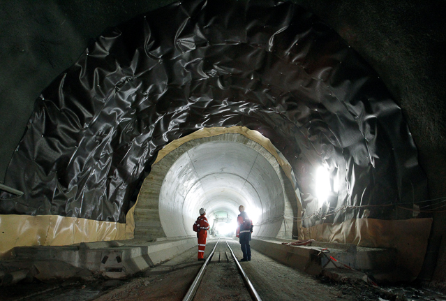 © Reuters/Arnd Wiegmann Eindruck vom Gotthard-Tunnel