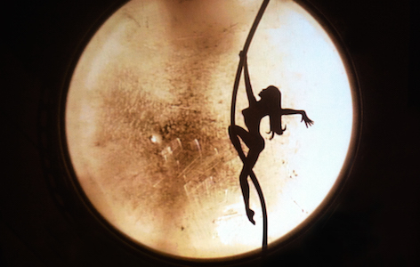 © Festwochen / JM BESENVAL Szenenbild aus der Performance "Dark Circus"
