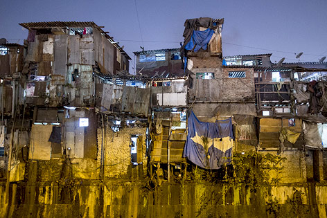 © Reuters/Danish Siddiqui Mehrstöckige Häuser in einem Slum in Mumbai