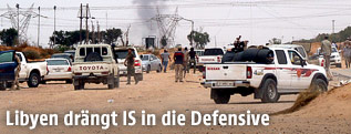 Kämpfer der Opposition vor Sirte